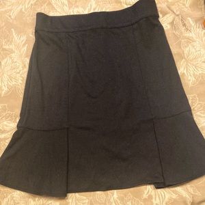 Max Studio pull on stretchy pleated on bottom flirty black skirt S small EXC !